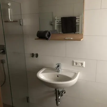 Gaestehaus Glock بيت ضيافة