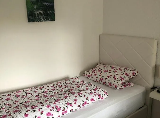 Gaestehaus Glock مارباخ أم نيكار